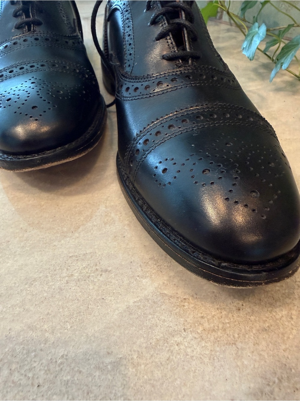 Men's Allen Edmonds "Strand" Cap-Toe Oxford Shoes - Black Leather - Size 10.5 D - Picture 4 of 7